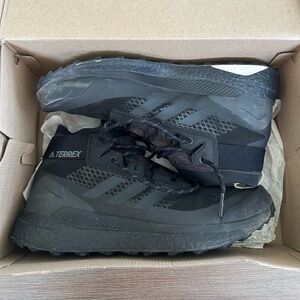adida Terrex hiking shoes Men’s Size 12